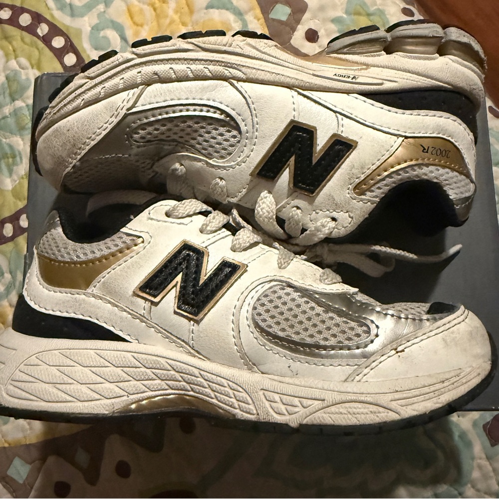 New Balance 2002R